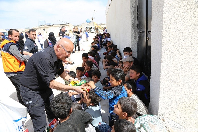Suriyeli Yetim Çocuklar  İçin İftar Yemeği
