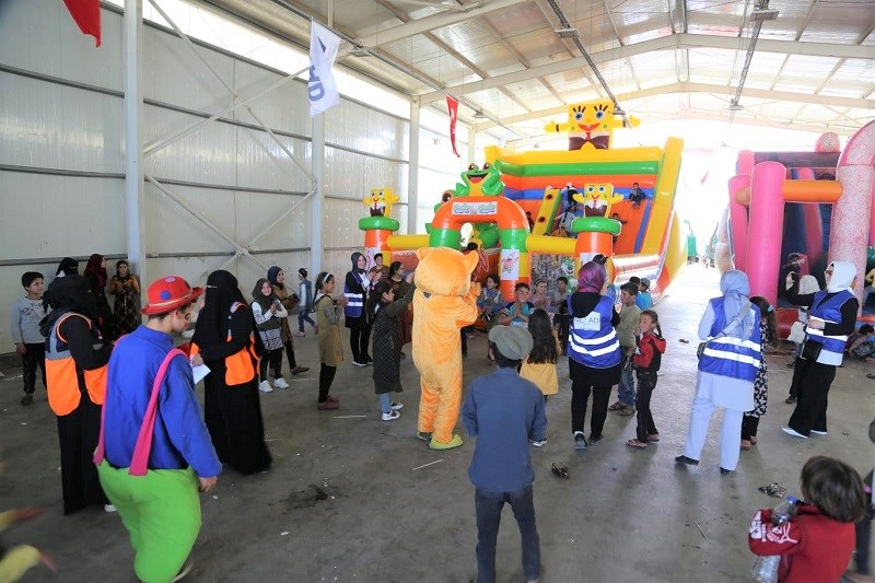 Suriyeli Yetim Çocuklar  İçin İftar Yemeği