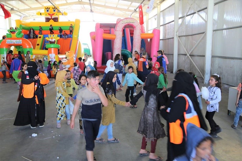 Suriyeli Yetim Çocuklar  İçin İftar Yemeği