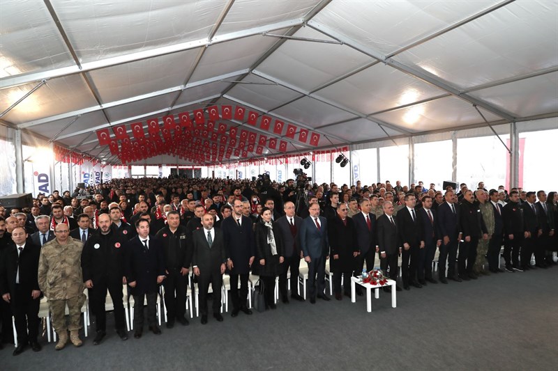 İslahiye İlçesinde il geneli hak sahiplerine kalıcı konut kura çekimi proğramı gerçekleştirilmiştir