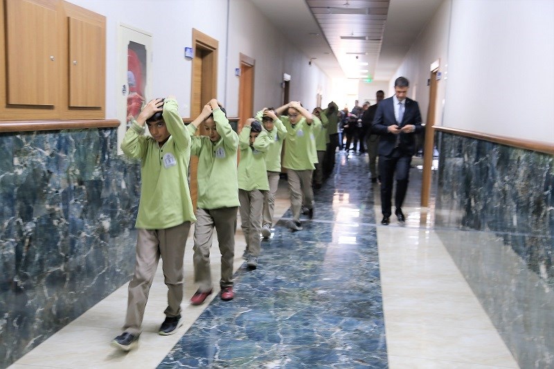 AFAD Başkanlığı ile Diyanet İşleri Başkanlığı’nın  ‘Deprem Anı Çök Kapan Tutun Tahliye Tatbikatı’ Gerçekleştirildi