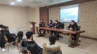         23.03.2022 tarihinde Gaziantep’te bulunan milli sporcularımıza AFAD gönüllülüğü eğitimi verilmiştir.